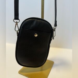 DIVINA FIRENZE Beautiful Italian Leather Crossbody